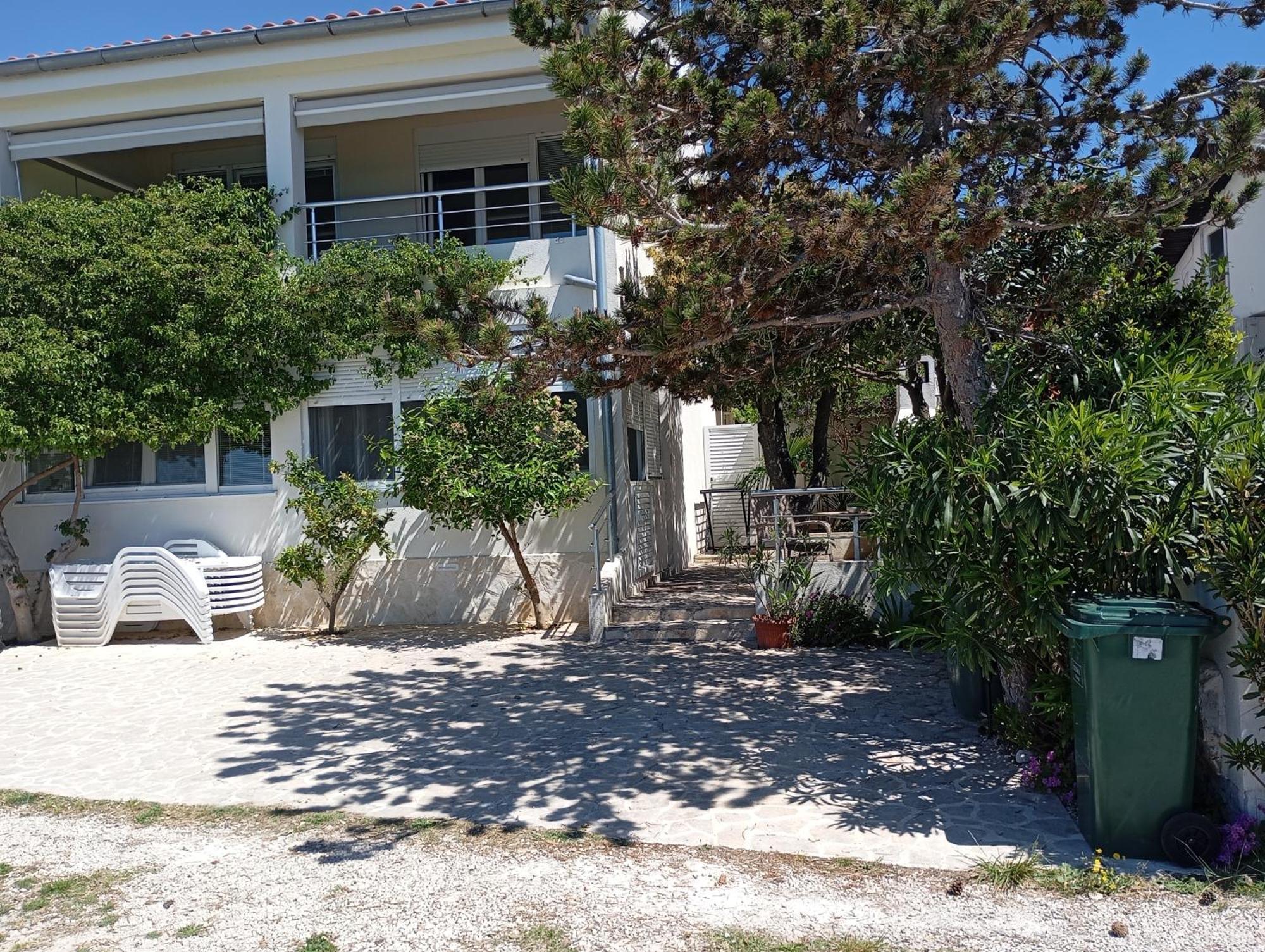 Sanja Apartment *